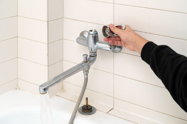 Leaky Bathtub Repair in Novi